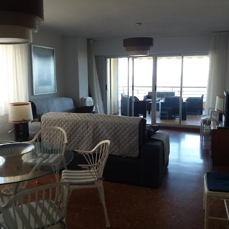 Edificio Rocas أوروبيسا ذيل مار